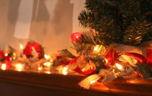 docrafts24's tweet photo. How original to use a garland for Christmas decorations
https://t.co/HveoZBYeFh https://t.co/ewnFHt7szm