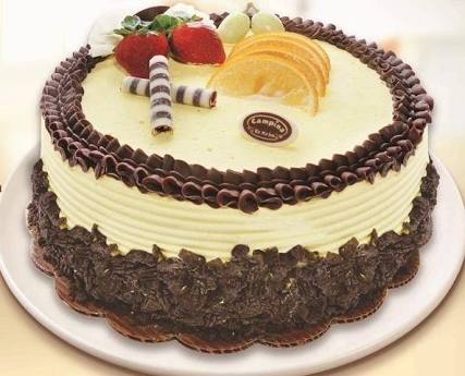 AlphabatSQ_'s tweet photo. /knock knock/ @FTISLAND_RPs today our maknae birthday &amp; this cake for u 😁 https://t.co/X9mPnVzIt4