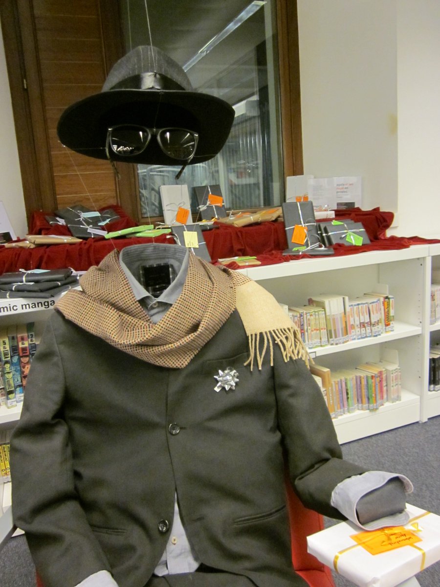 biblioteques_gi's tweet photo. L'amic invisible a les @biblioteques_gi
#lamicinvisible #nadalalabiblio https://t.co/lm8YYb1M7g