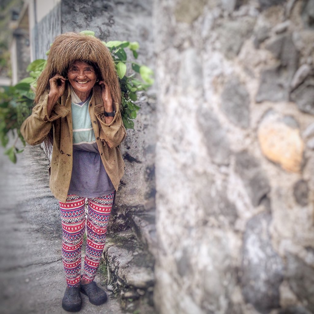 tummytraveler's tweet photo. This Ivatan lady is a charmer! She caught my heart! ❤️
#LifeInTheBestLight #TransitionsLenses #FlySkyJet #Batanes https://t.co/P0gkNycJ6M