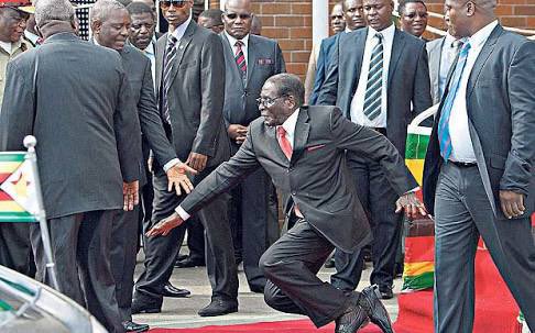 Mugabe demonstrating how #ZumaMustFall 😂️