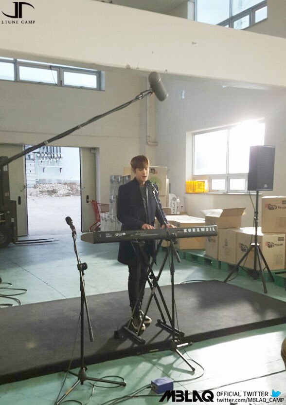 MBLAQph's tweet photo. RT @MBLAQ_CAMP: [#MBLAQ] A+ 여러분과 호태가 만나기 날 D-2! 13일 일요일 부산 날씨는 좋다고 합니자 그래도 옷 따뜻하게 입고 오세요^^ #엠블랙 #승호 #로큰롤할배 https://t.co/qZHyYM3fpi