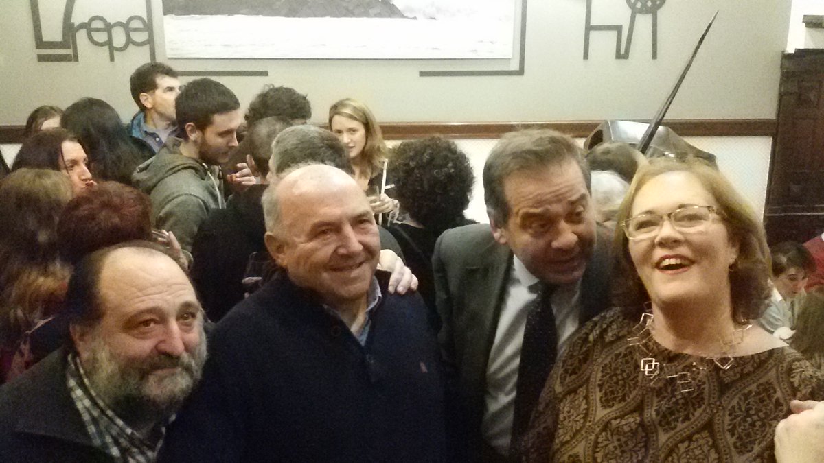 HostGipuzkoa's tweet photo. @Urepelrest ​con la  dirección de Maria Eugenia Bozal al frente y su  equipo de @LaMuralladeSS listo. #disfrutarlo. https://t.co/wbH3ZFeZ9m