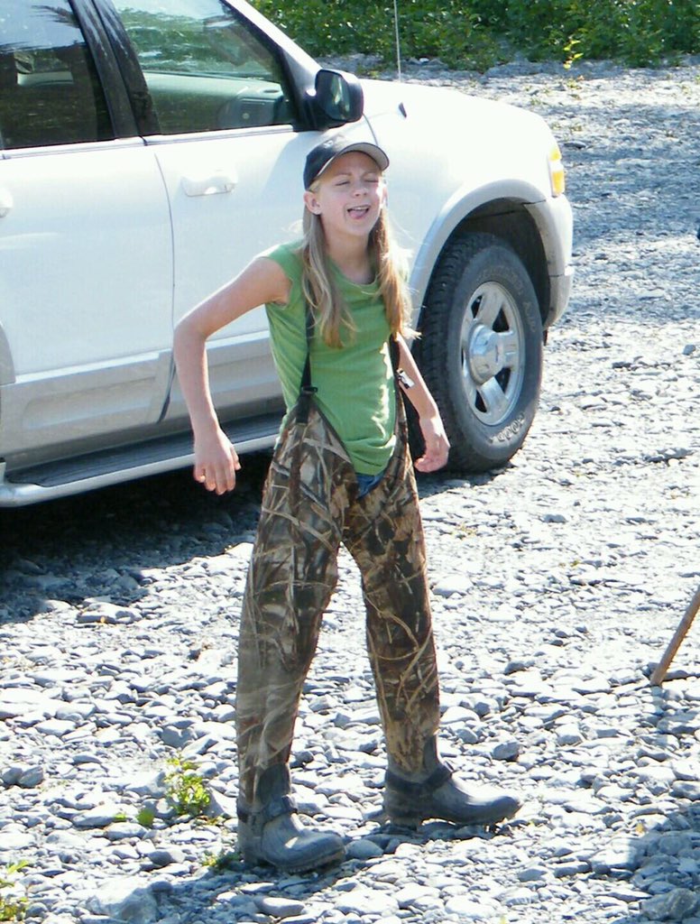 Danifanny4's tweet photo. Hahaha only posting this because of the first picture π #UpgadeChallenge #ImStillADork https://t.co/hZo5K4lHTZ