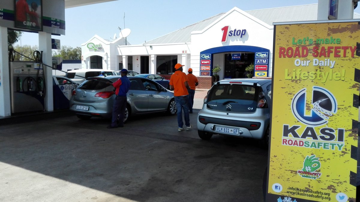 KasiRoadSafety's tweet photo. #Engen1Stop management welcoming #KRSTeam to promote #RoadSafey @Edubbzo @ismailvadi @TrafficRTMC @DoTransport https://t.co/DFjAFJhayg