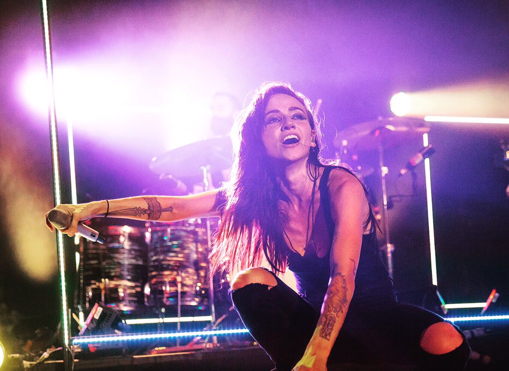 lights's tweet photo. Only three shows left β¨ let's make these last few of the year count!
(π·: https://t.co/VMdcXeLyOb #lightslivepass) https://t.co/GGufoqIaO8