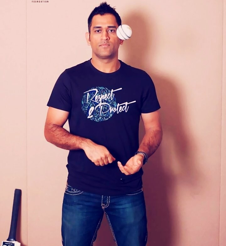 SunitaS1807's tweet photo. My handsome baebyyy ❤😻 He is signing for such a good cause .#Respect2Protect https://t.co/hlcGwJRBQz