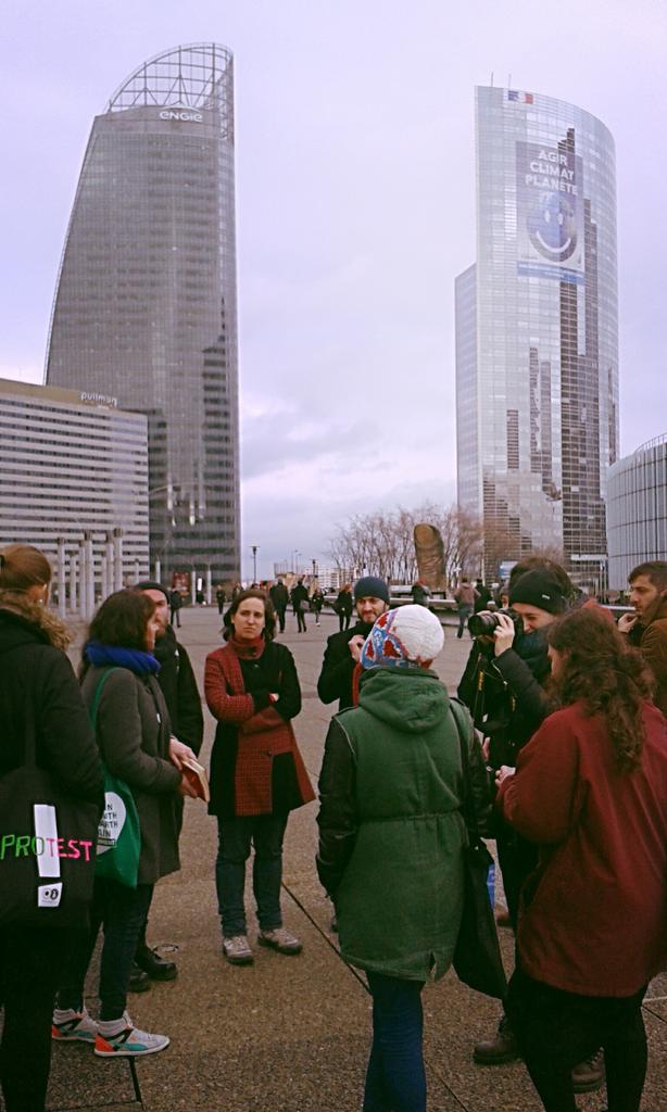 FYEG lobby tour in La Défense! HQs of <a href="/ENGIEgroup/">ENGIE</a> and <a href="/ecologiEnergie/">Gabriel Harvest</a> next to one another #corruption #COP21