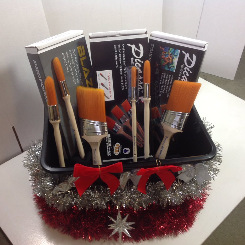 picassobrush's tweet photo. Spread the PICASSO word! #PicassoXmasHamper time RT this tweet to go in our draw. Winner chosen Sunday 13th Dec 8pm https://t.co/u3W6iP10nX