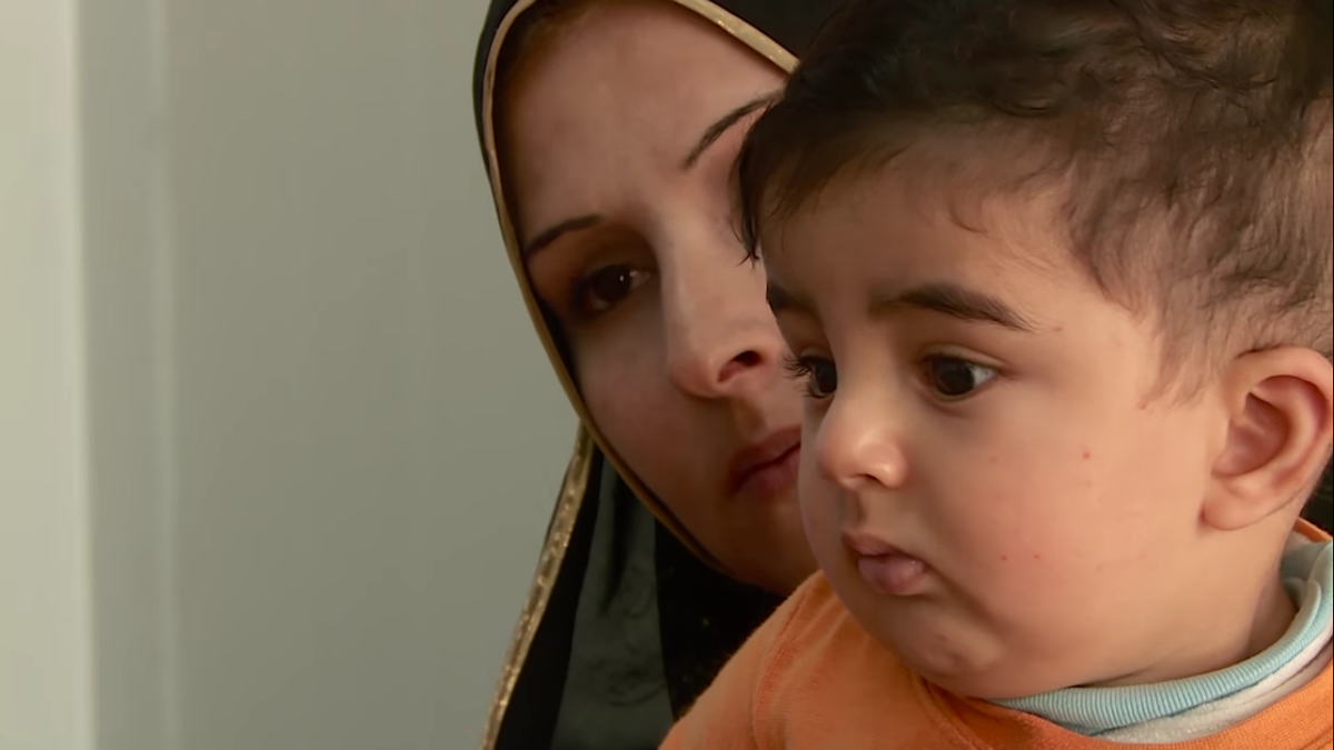 Refugees's tweet photo. Great news - Canada's first group of 163 Syrian refugees arrived from Lebanon yesterday
https://t.co/vRwckYxycf https://t.co/tyvzmKuLMw