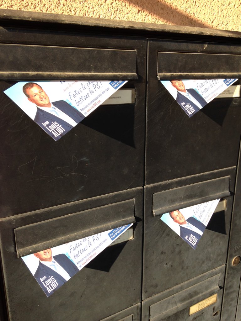 BacouJulien's tweet photo. Dernier boitage pour @louis_aliot sur Albi. Une campagne pleine avec un grand espoir de victoire.#FN #LRMP #reg2015 https://t.co/XvdTiKVJYv