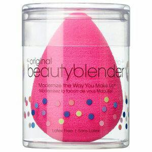 SweeneyAlicia's tweet photo. Want a flawless finish #BeautyBlender #miracleworker #AliciaSweeneyBeauty #Love #HolidayMust https://t.co/jrfKnW1ZIh