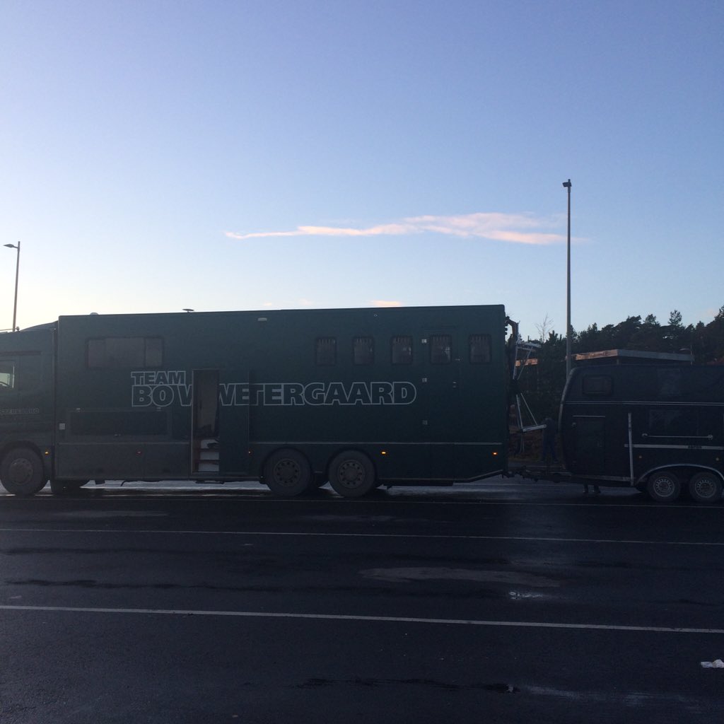 sofiekholt's tweet photo. Sørlandet passert, nå er det strake veien til Forus😊#9hestermed #Llv75 #forus #teambowestergaard https://t.co/Xlzn9tUdem