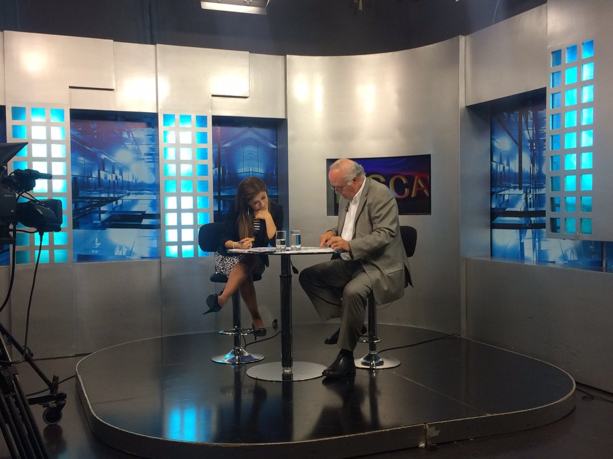 VictorAndresGB's tweet photo. Grabando entrevista para el programa #Escaño131 del Canal de @congresoperu. El tema fue corrupción en el Perú. https://t.co/W0tLXmyB0l