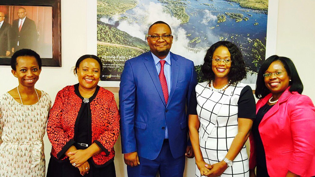 mizingamelu's tweet photo. Visited @Zambian High Com to SA @HEmwamba! Very innovative thinker &amp; Renaissance Zambian! Brilliant economic mind! https://t.co/xYk95HrRxU