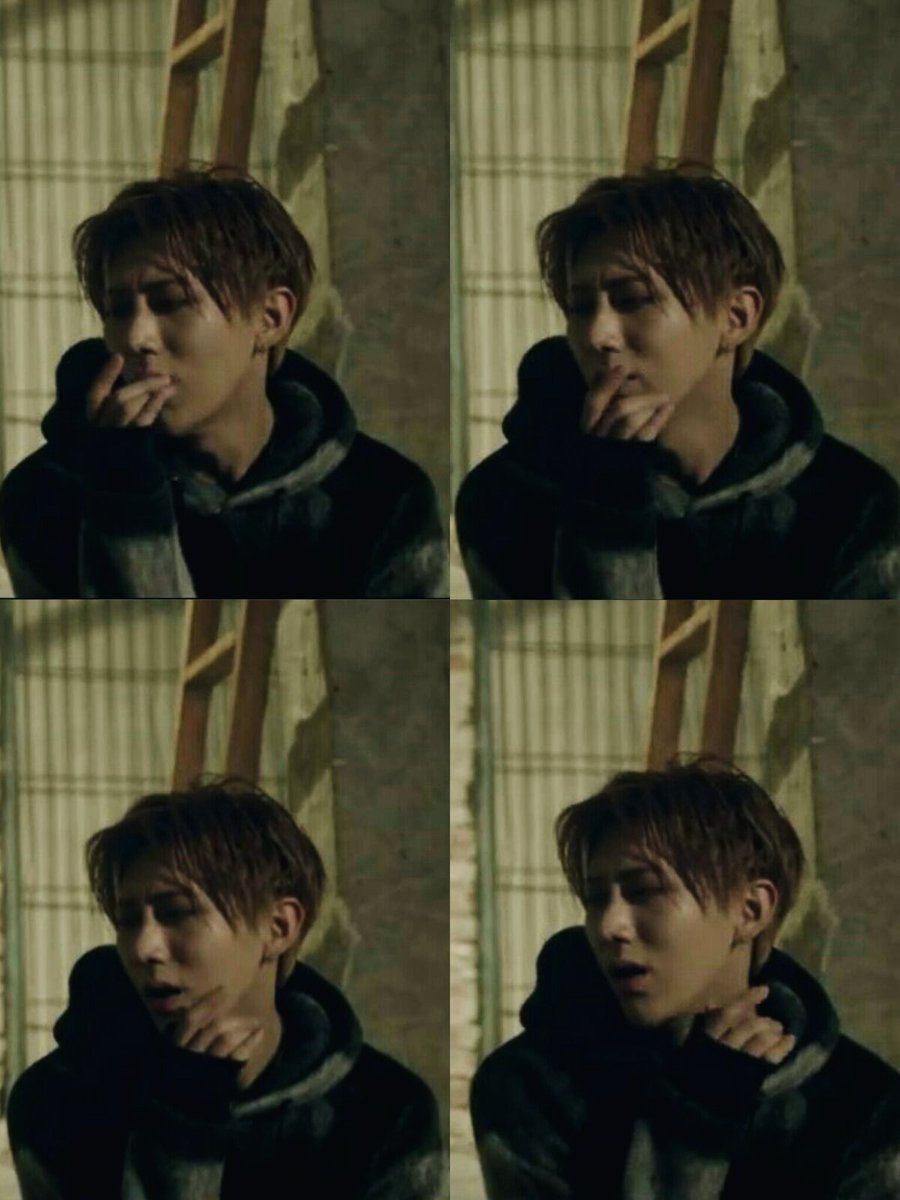 dearbeast1016's tweet photo. 151116 最後の一言 MV #비스트 - #장현승
SAIGONO HITOKOTO M/V #BEAST - #HYUNSEUNG

Singing his heart out 🎤 https://t.co/J6dToAw2ME