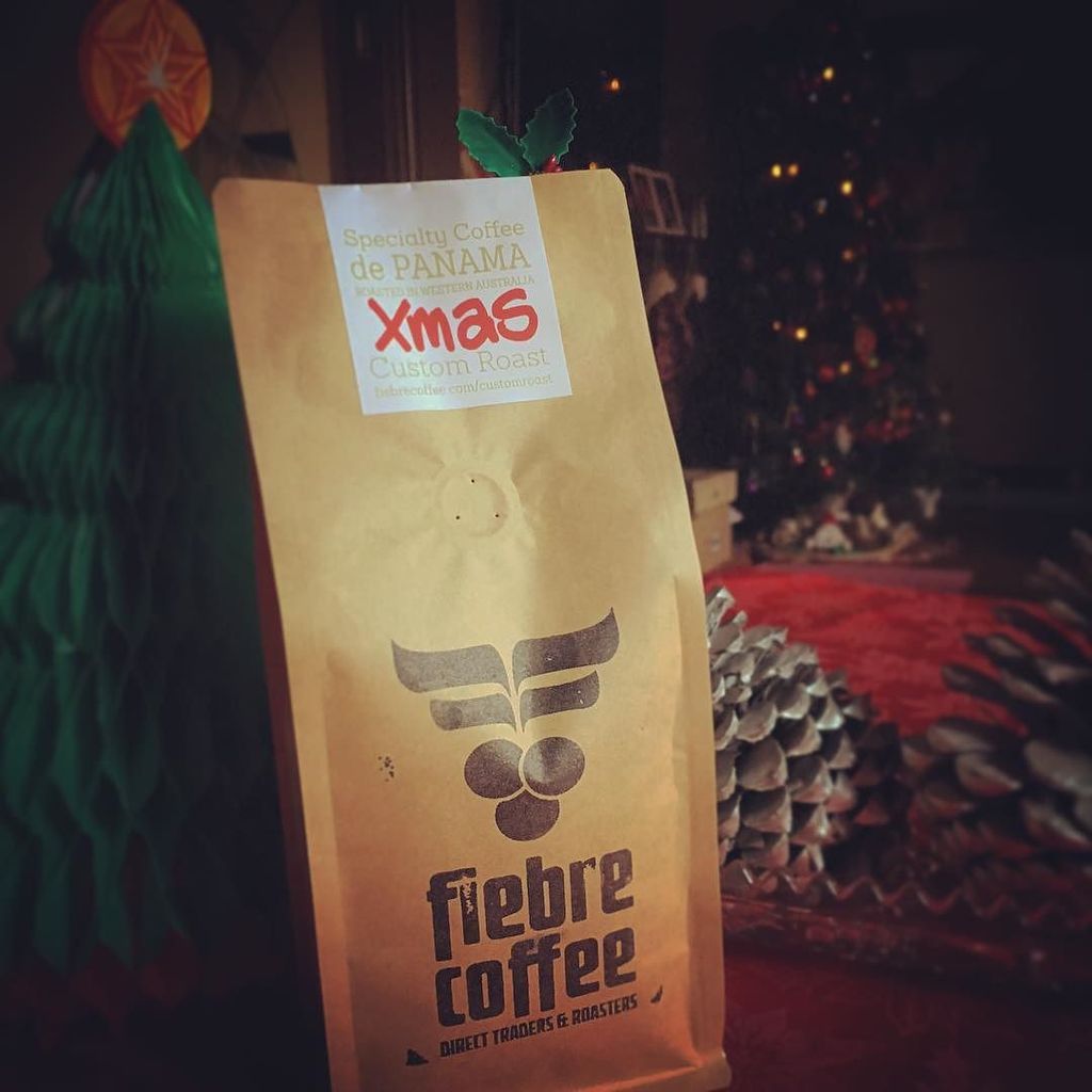fiebrecoffee's tweet photo. 🔻🔻🔻🔻🔻🔻🔻🔻🔻🔻🔻🔻🔻 #Xmas #customroast #feedboxmarket tomorrow #shoplocal #perthlocal #perthmar… https://t.co/36K3KU8G78 https://t.co/JHsFDVQrol