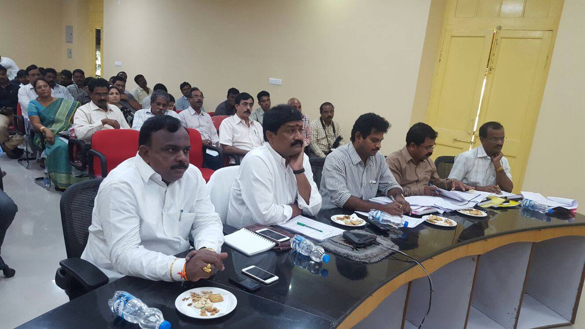 Ganta_Srinivasa's tweet photo. Reviewed on various issues with school education officials through video conference system from #Vizag today.@ncbn https://t.co/O3yqcUEGjV