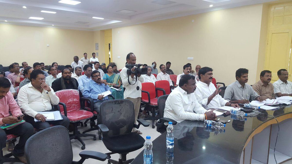 Ganta_Srinivasa's tweet photo. Reviewed on various issues with school education officials through video conference system from #Vizag today.@ncbn https://t.co/O3yqcUEGjV