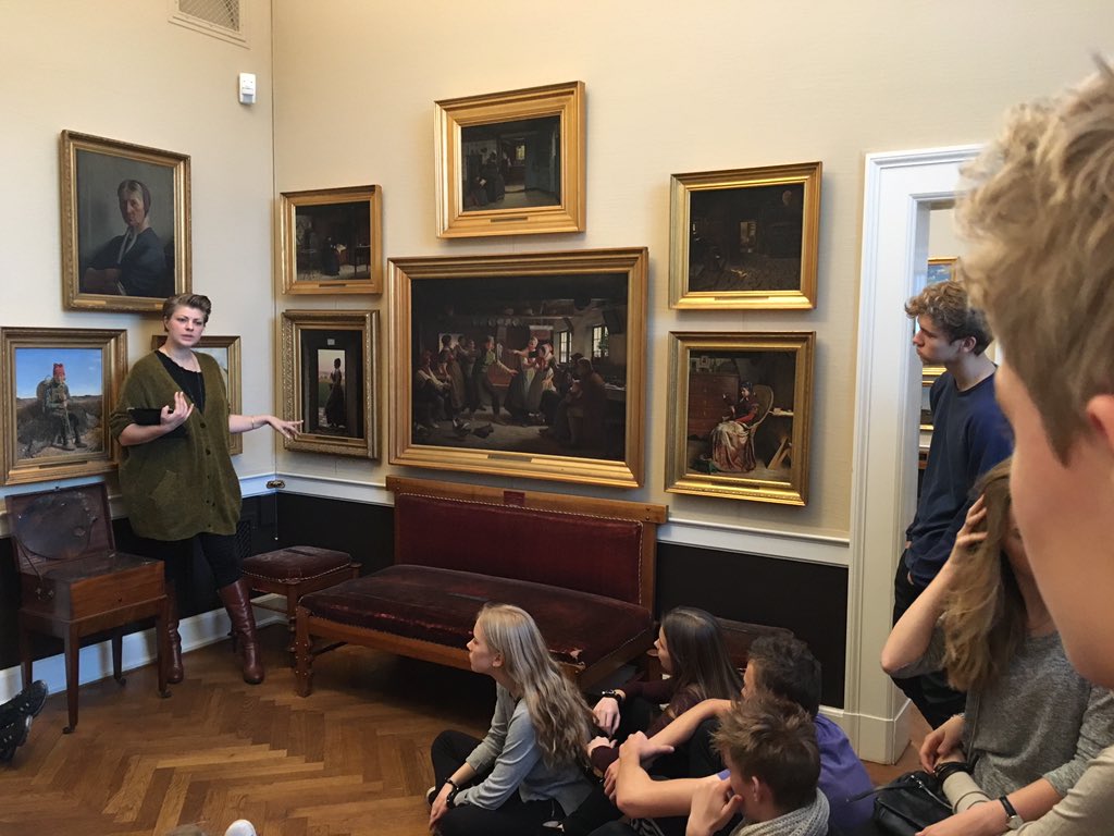 Vi bliver virkelig kloge på guldalderen på <a href="/Hirschsprungske/">Hirschsprung</a> #lærmedklm #overtheshoulder