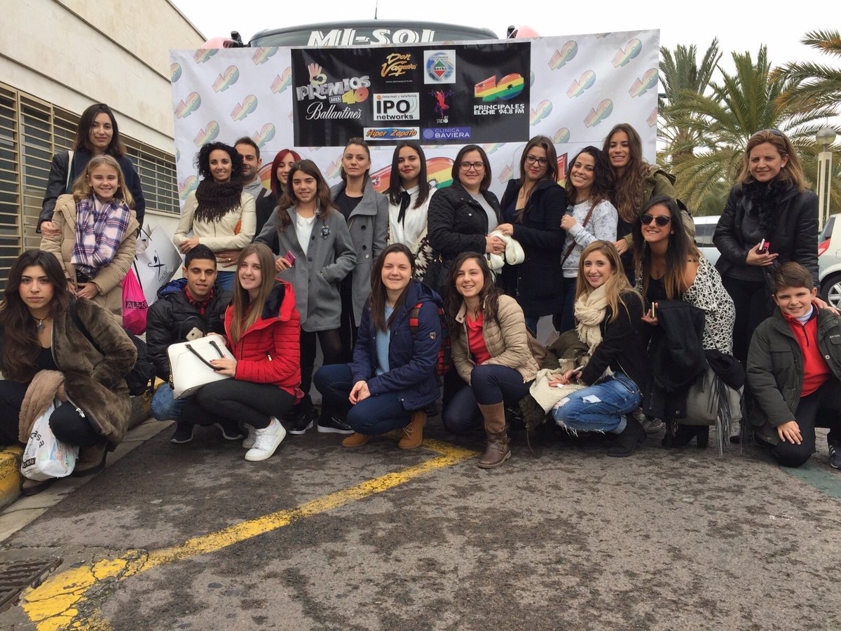 Ya van de camino a Madrid los ganadores de las entradas a los #Premios40Ballantines