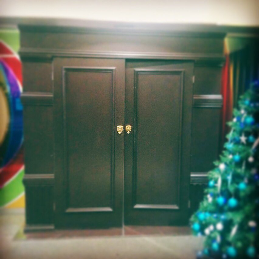 PartyPropHire's tweet photo. Here's our #Narnia wardrobe in all its splendour after we set it up for a client last night.  #eventprofs #prophire https://t.co/rhXj8O4MlV