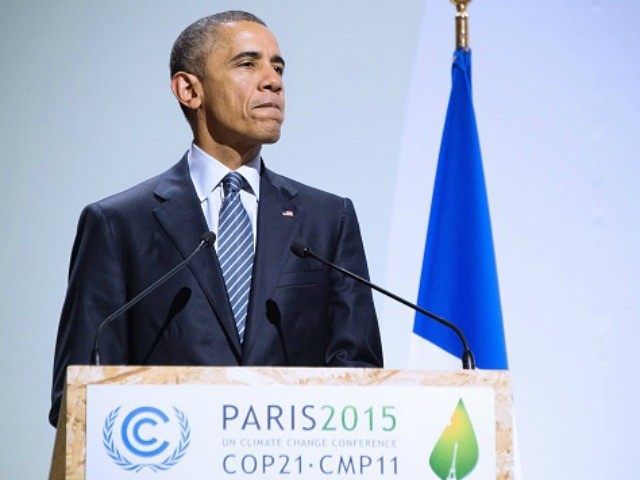 OneYoungWorld's tweet photo. #COP21 deal to arrive 1 day late https://t.co/kLmSDD8LjC Young leaders demand a legally binding treaty #CallOnCOP https://t.co/cn44DpnJSY