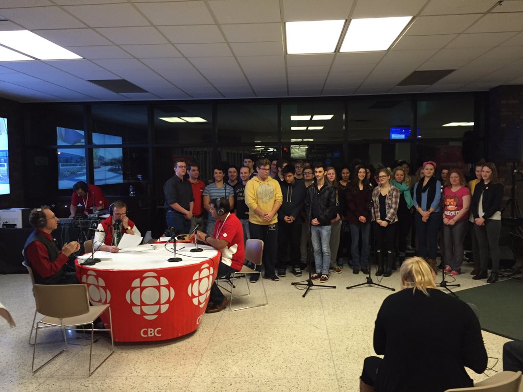 john__fairley's tweet photo. It's a @WindsorMorning @CBCWindsor broadcasting LIVE from our @StClairCollege lobby #sots2015 stop by,free parking ! https://t.co/lHSWQXM7we