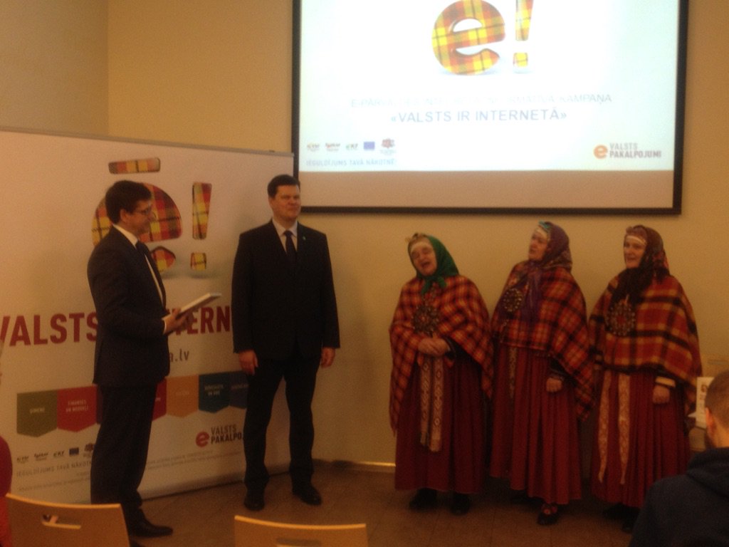 CSDD_LV's tweet image. Ērti, droši, dinamiski – tie ir e-CSDD! Paldies par vērtējumu! Mums ir prieks rūpēties par jums! #valstsirinternetā