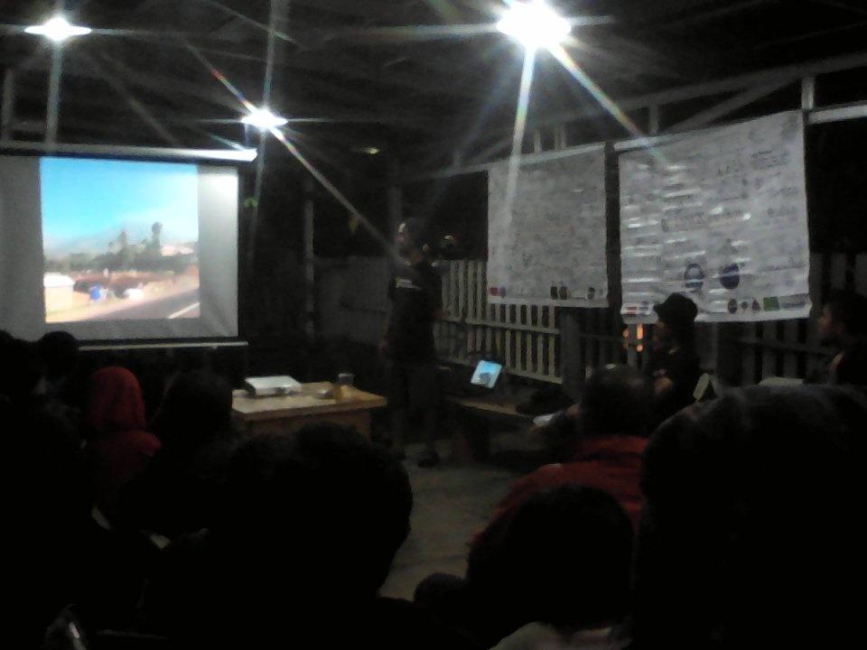 Suasana acara <a href="/satubumikita/">satubumikita</a> "Tentang Perjalanan" yg diselenggarakan di <a href="/PusTrop_Wanadri/">PusTrop Wanadri</a> bersama <a href="/tdyaccelerator/">tdy accelerator</a>