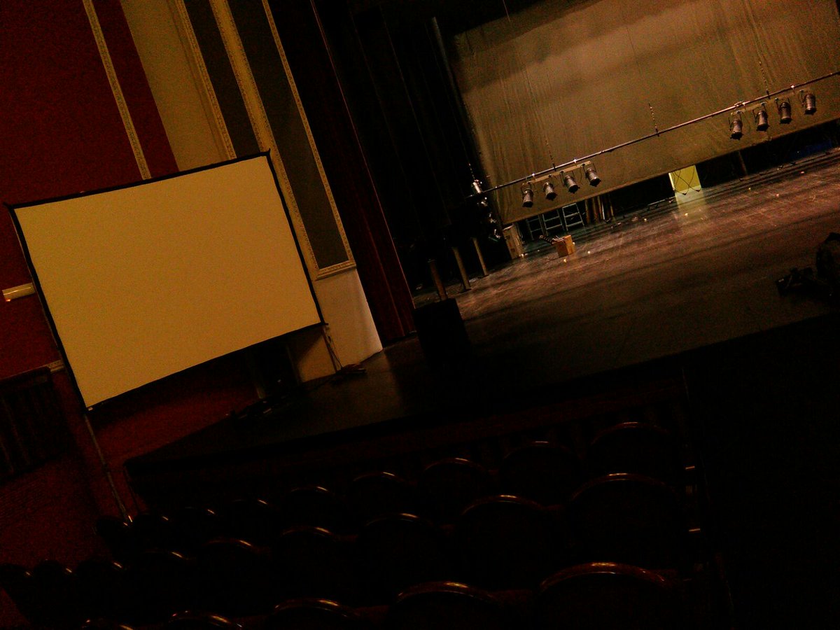 Comienza el montaje #PlaybacksElda15 en <a href="/TeatroCastelar/">Teatro Castelar</a> #elda #fallas #muchotrabajoaun #muchailusión