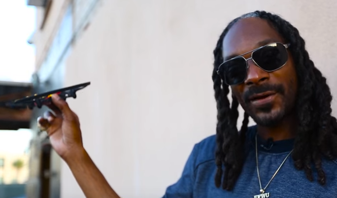 Parrot's tweet photo. Watch @SnoopDogg run a special training session with Parrot Minidrones! #MinidronesBigFun https://t.co/KnKaeu90PH https://t.co/IeJysdKBpM