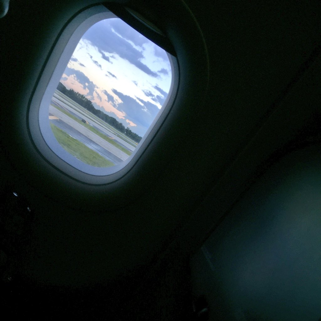 santidv1022's tweet image. I'm feeling claustrophobic... Blah. This plane better take off soon! We boarded over an hour ago. #flyingproblems