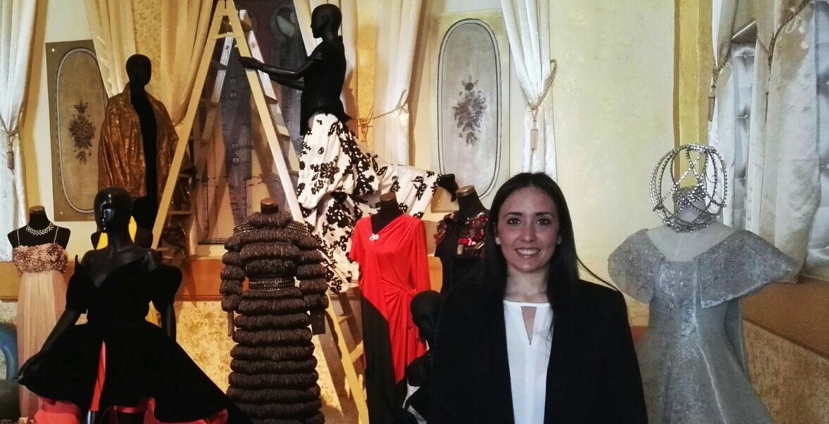 malagaimfe's tweet photo. #málagaempleo Hoy con Noelia, contratada en @MuseoAutomovilM  Gracias!! Seguimos!! @malaga #fb https://t.co/PDn1KWmTo9