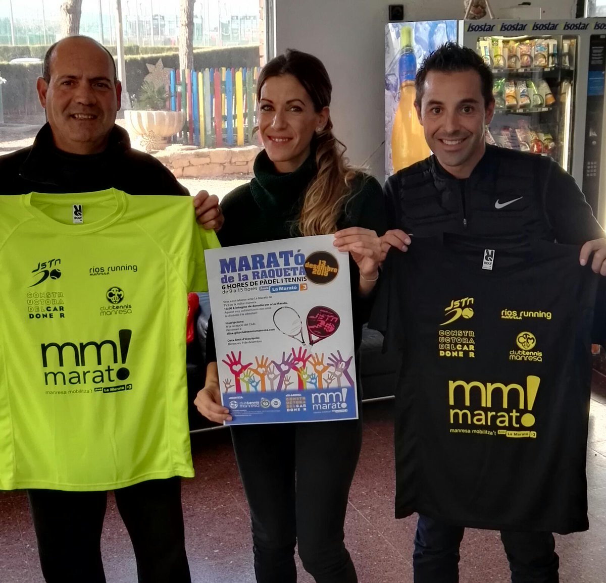 CTennisManresa's tweet photo. Ja les tenim! samarretes @mmmarato #Raqueta al CT #Manresa amb #ConstructoraCardoner @Justtenpadel & @Riosrunningman https://t.co/xyqju4BFKZ