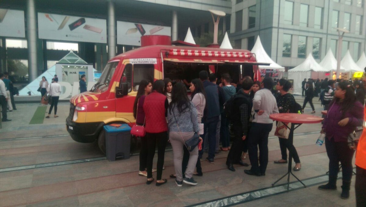 TheLalitFTC's tweet photo. We are overwhelmed to see such amazing response at #GrubWeekend @TheGrubFest @dlf_cyberhub #TruckTrail https://t.co/HLdVja98n6