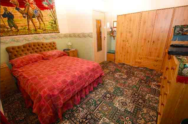 shit_houses's tweet photo. I can't sleep, the carpet is too noisy. https://t.co/d9fMUANrsD https://t.co/orgDQHVLC4