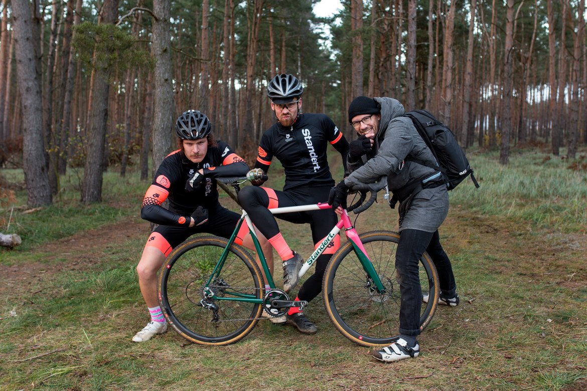 rosschapman's tweet photo. Awesome team, bike and race! @Standertbikes #teamstandert https://t.co/dmnLKxHJ8t https://t.co/4UShk4xbsr