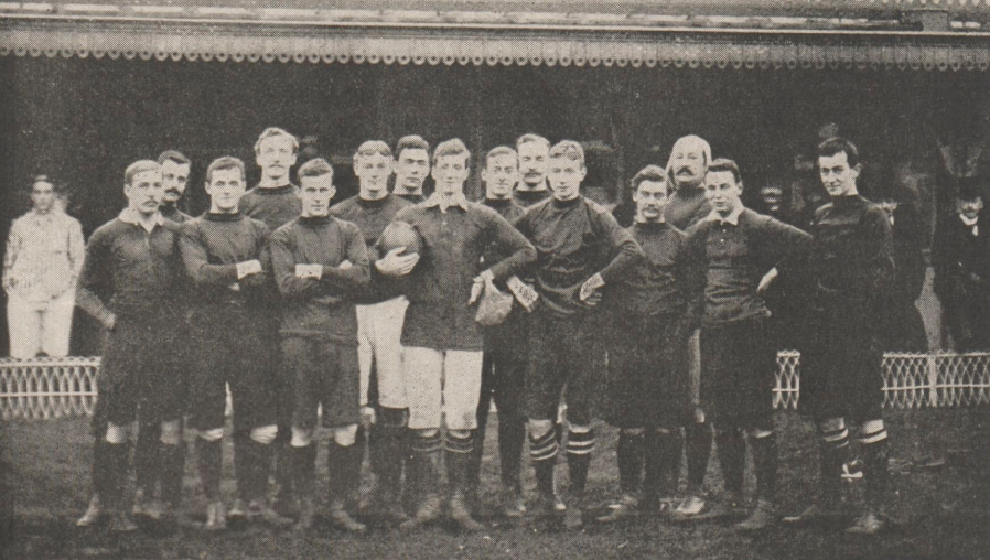 1895 : football #Oxford <a href="/UniofOxford/">University of Oxford</a> <a href="/OxfordCity/">Oxford City Council</a> <a href="/OUFCOfficial/">Oxford United</a> <a href="/AntiqueFootball/">The Antique Football</a> <a href="/OldFootball11/">OldFootballPhotos</a> <a href="/footballmemorys/">Football Memories</a>