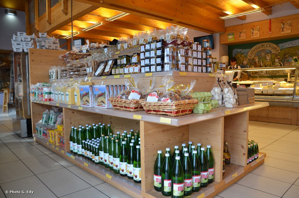 allo spaccio trovate anche il succo di mela 100% Valtellina