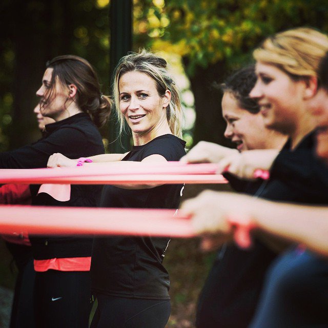 mominbalance's tweet photo. Kick off the weekend met een Mom in Balance workout! #mominbalance https://t.co/HNEKw3W1Il
