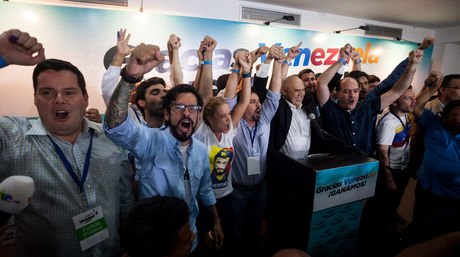 ElNacionalWeb's tweet photo. Las leyes que promete la MUD para la nueva Asamblea https://t.co/XRzFdRmKia https://t.co/6ckQ89nI3T