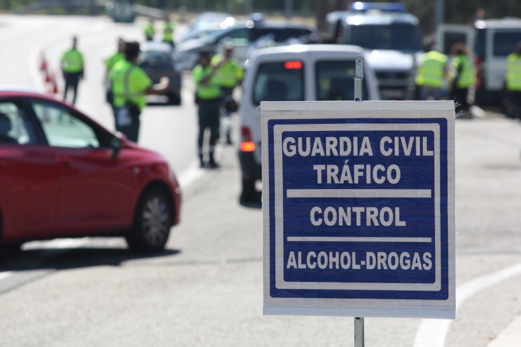 DGTes's tweet photo. De 14 a 20 de diciembre #CampañaControl #drogas y #alcohol. Este lunes síguenos en directo https://t.co/1mGhEMl7iM https://t.co/ynNHVSCwp3