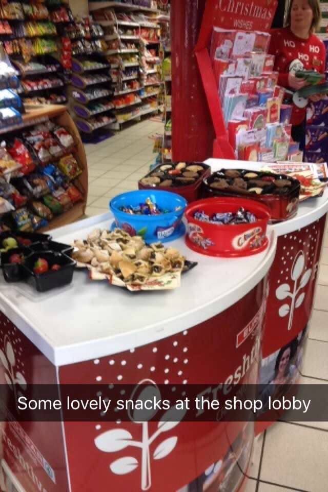 Eurospar_Comer's tweet photo. Come in store for our xmas party with special offers and local @CastlecomerHigh students helping out!#eurosparcomer https://t.co/zWOpajUnQ1