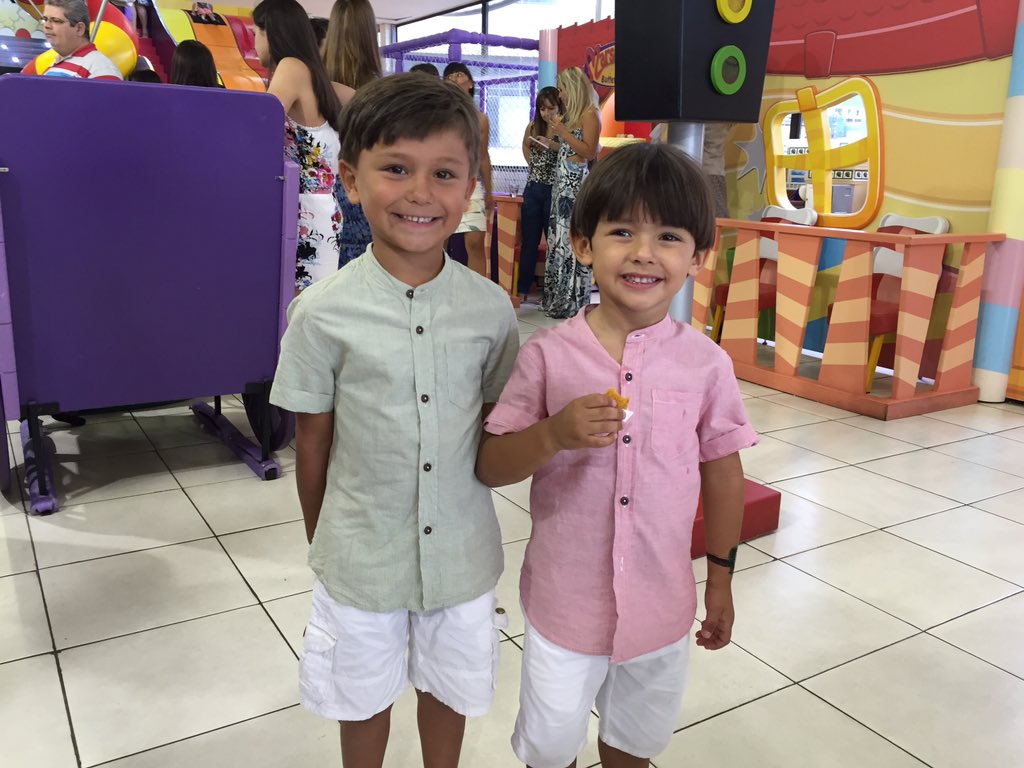 joaoeto's tweet photo. Caio e David :) https://t.co/kHozjcbuFK