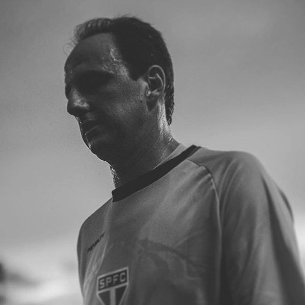 copajipe's tweet photo. #CopaJipe: 1237 jogos, 131 gols, 25 anos atuando pelo @saopaulofc. Respeito máximo por ess… https://t.co/8qyXpVxPNJ https://t.co/CzW0bzYvMn