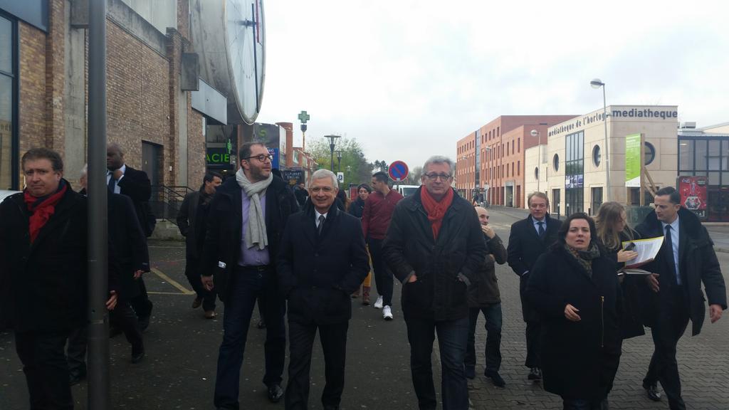plaurent_pcf's tweet photo. A #Cergy pour cette dernière journée de campagne avec @claudebartolone @emmacosse https://t.co/yc0J459qF6