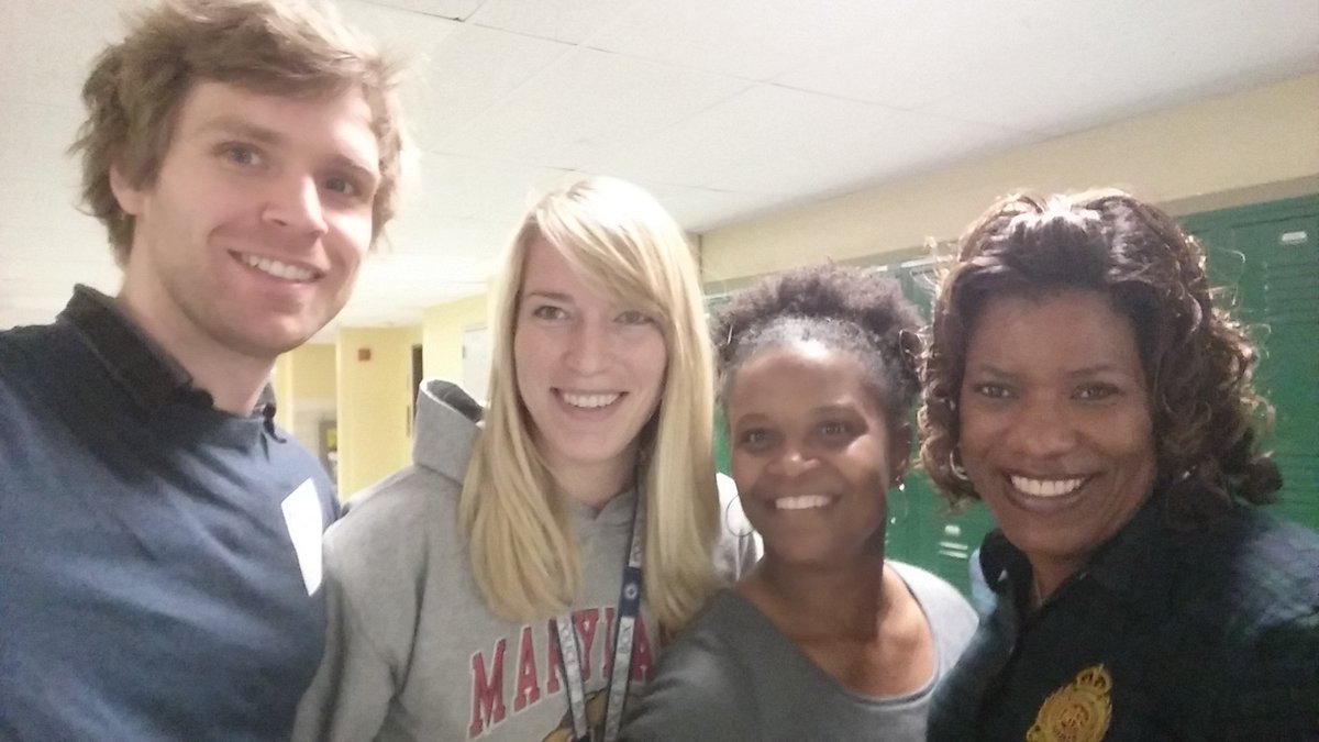 MsGammill's tweet photo. @PHSshare Hour of Code team! #parkdale #computerscience #teachers #google #HourOfCode https://t.co/BHtatlcrmf
