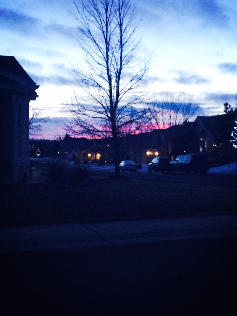 gracelycas's tweet photo. state warningβ οΈ
the sky even knows Huskies are Here for Redemption
#purplesky
#state2k15
#forthrloveofpurple https://t.co/rnFG8Jbzej