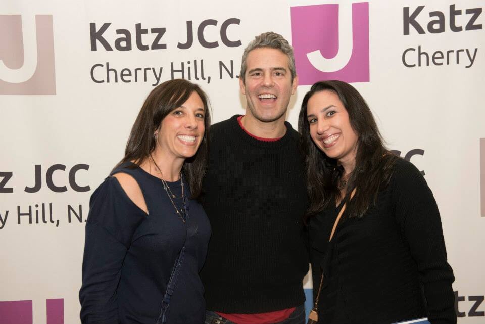 sarahjbarkow's tweet photo. Last year I got to meet @Andy. Item checked of bucket list. Next on list...to see #WWHL in person!! https://t.co/o30Xq013pp